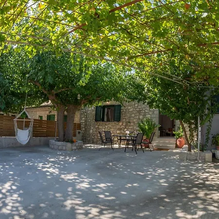 Semesterbostad Mouria